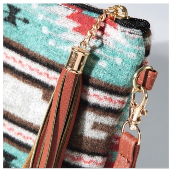 Southwestern Print Crossbody - Picture 5 of 5